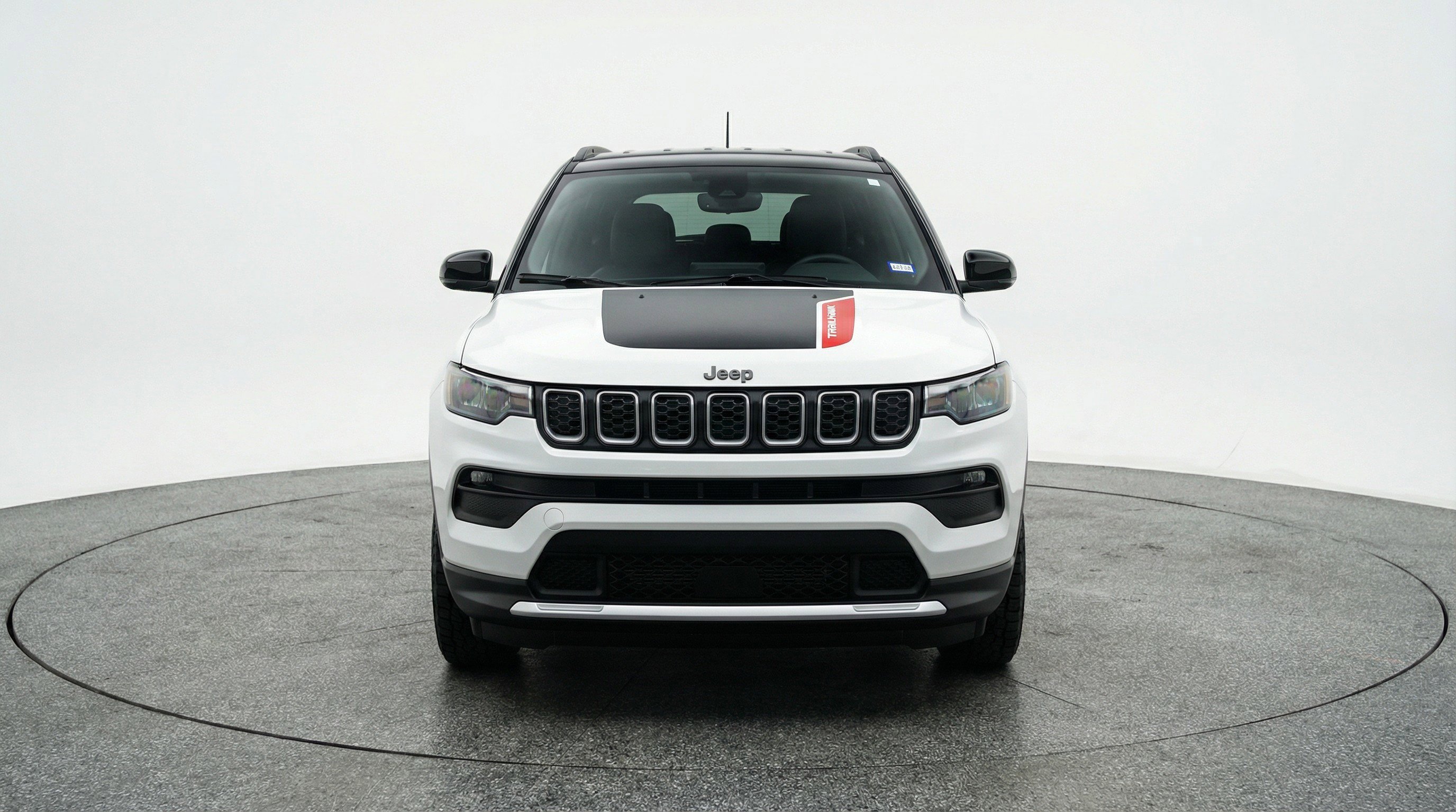 Used 2025 Jeep Compass Trailhawk image 2