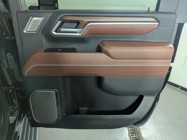 Used 2025 GMC Sierra 3500 Denali Ultimate AWD/4WD image 18