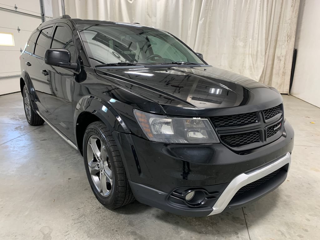 Used 2017 Dodge Journey Crossroad w/ Popular Equipment Group FWD image 2