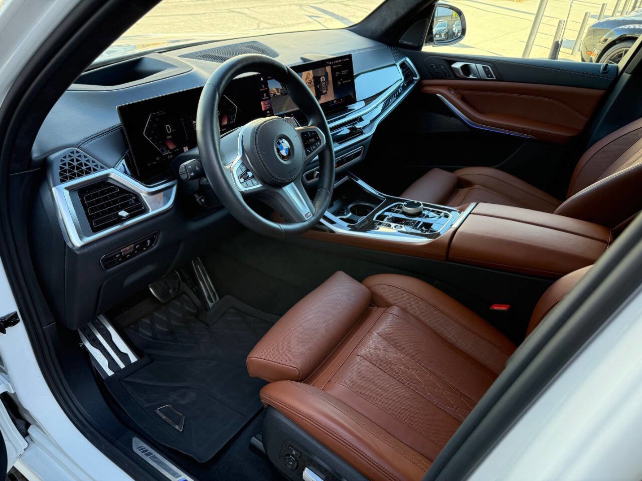 Used 2023 BMW X7 xDrive40i w/ Executive Package image 24