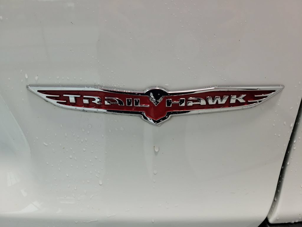 Used 2022 Jeep Cherokee Trailhawk w/ Premium Leather Package AWD/4WD image 15