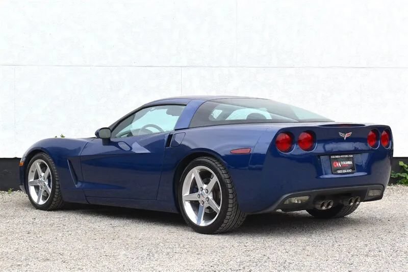Used 2005 Chevrolet Corvette Coupe w/ Preferred Equipment Group RWD image 3