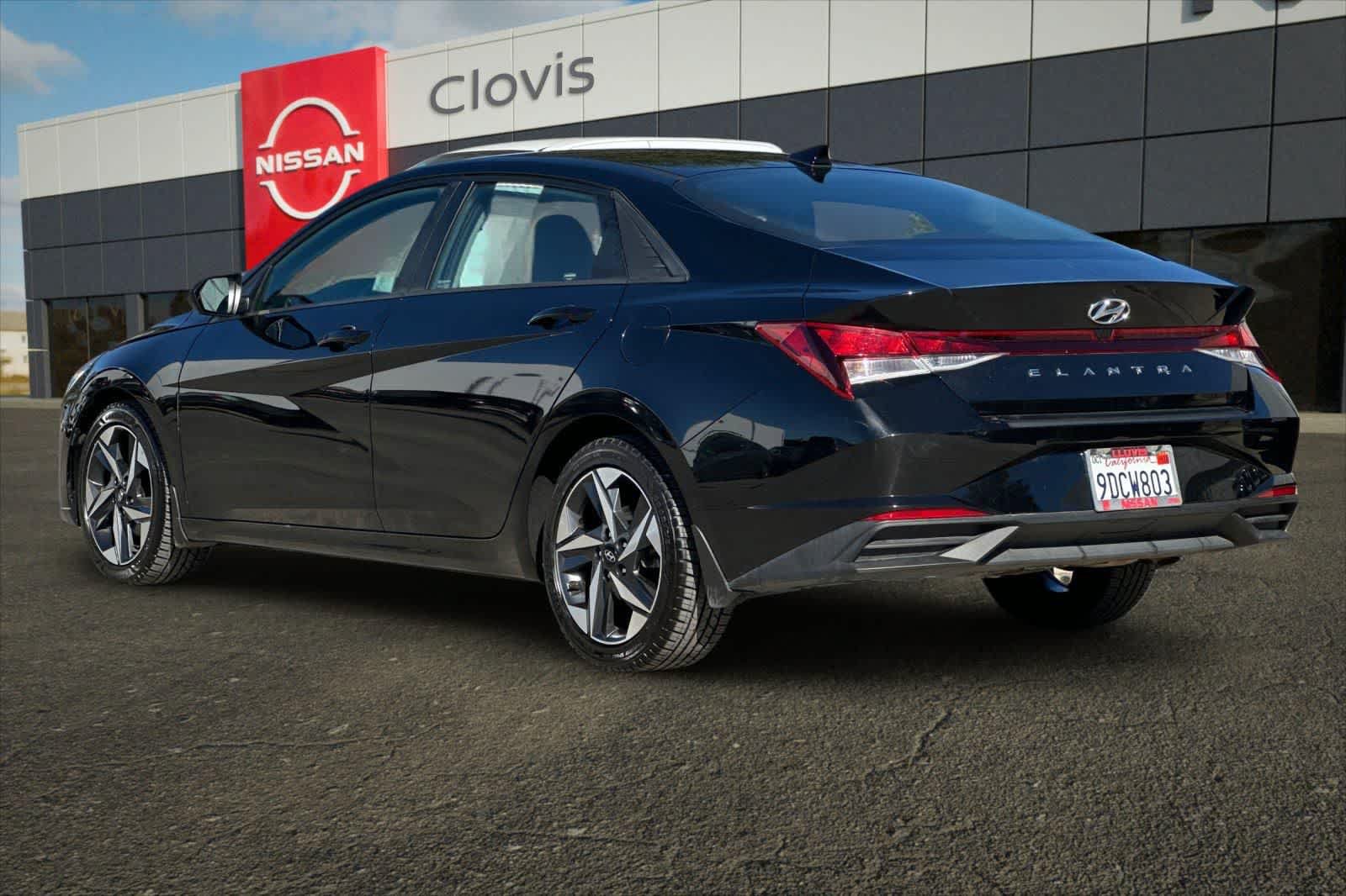Used 2023 Hyundai Elantra SEL w/ Convenience Package FWD image 7