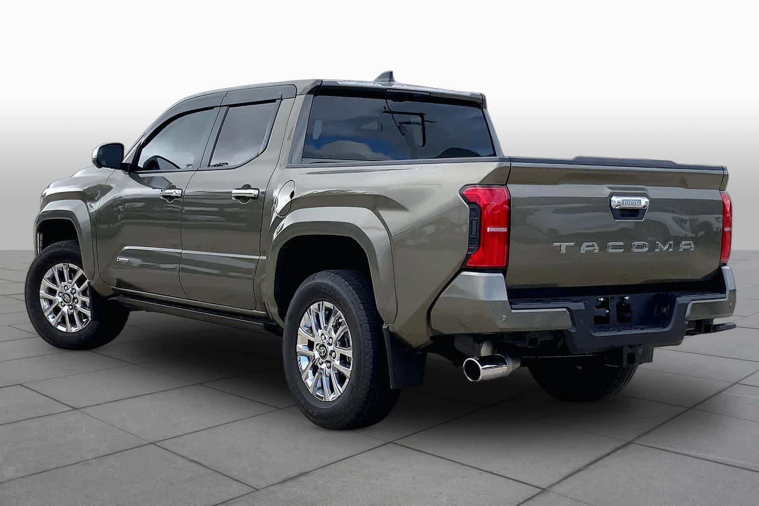 Used 2024 Toyota Tacoma Limited w/ Limited Package (LT) AWD/4WD image 11
