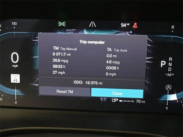 Used 2024 Volvo XC40 B5 Plus image 27