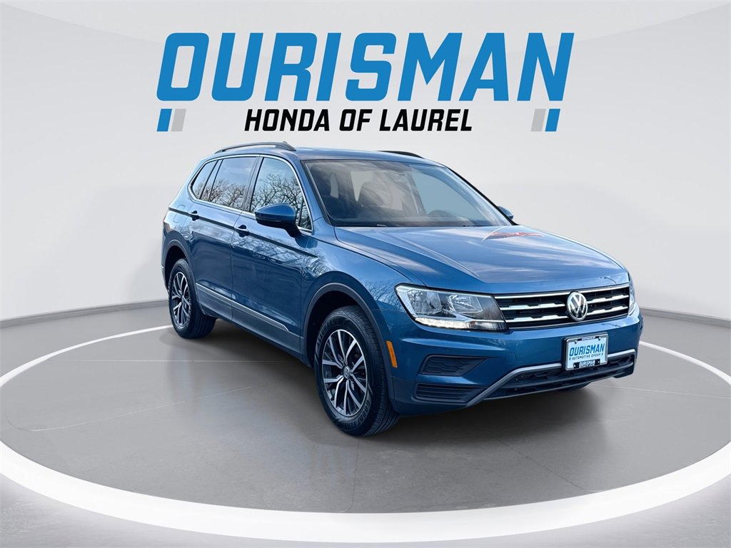 Used 2020 Volkswagen Tiguan SE w/ Panoramic Sunroof Package image 2