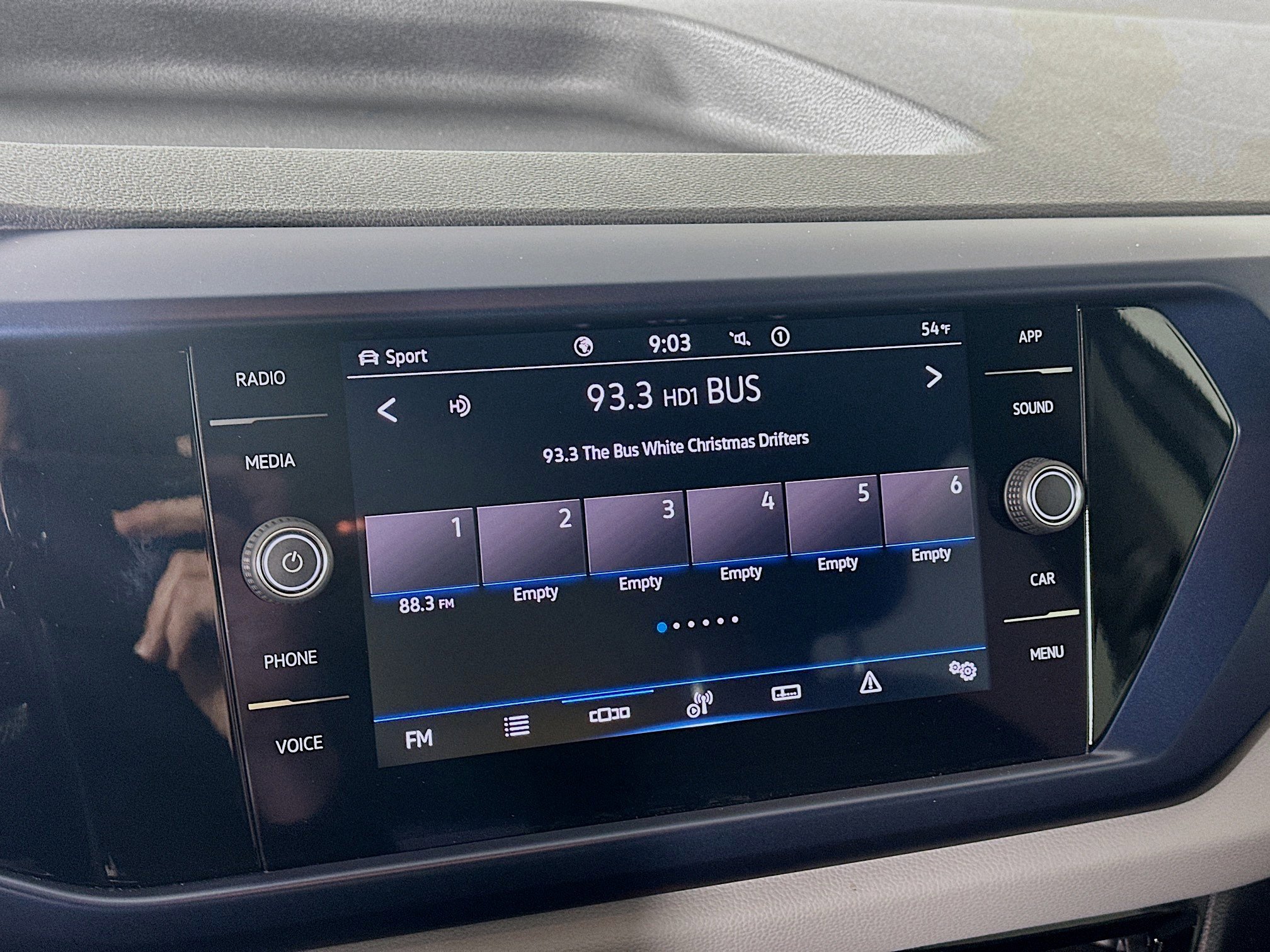 Used 2022 Volkswagen Taos SE w/ IQ.Drive SE Package image 19