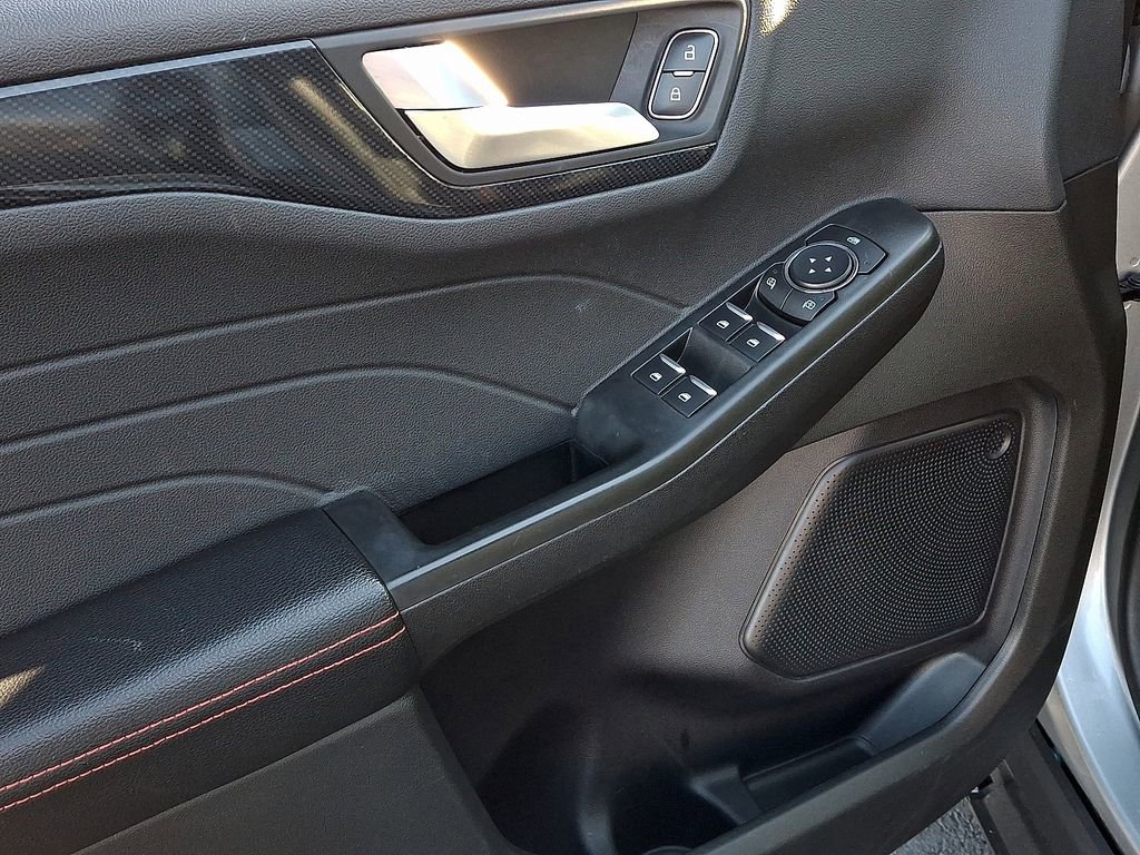 Used 2024 Ford Escape ST-Line image 12