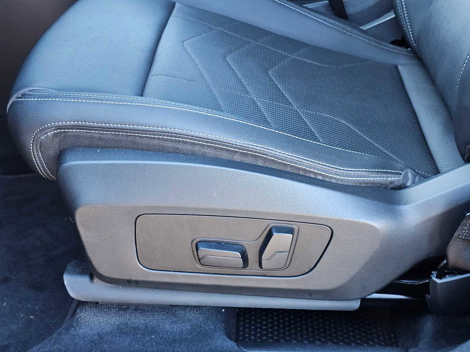 Used 2023 BMW X1 xDrive28i w/ Convenience Package image 24