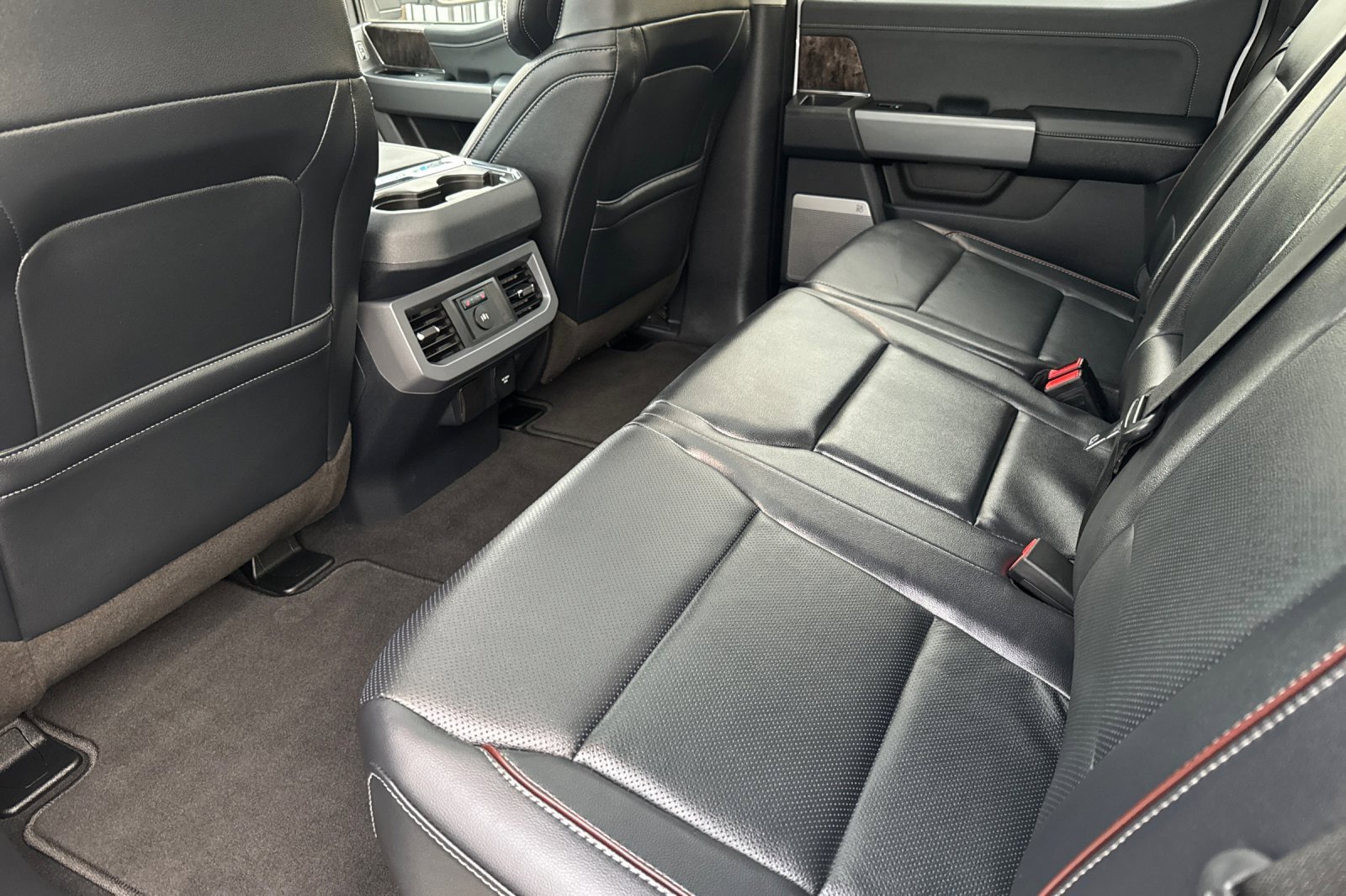 Used 2024 Ford F250 Lariat w/ Lariat Ultimate Package image 12