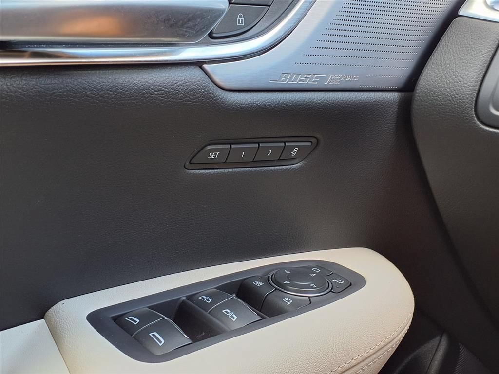 Used 2025 Cadillac XT5 Sportv AWD/4WD image 32