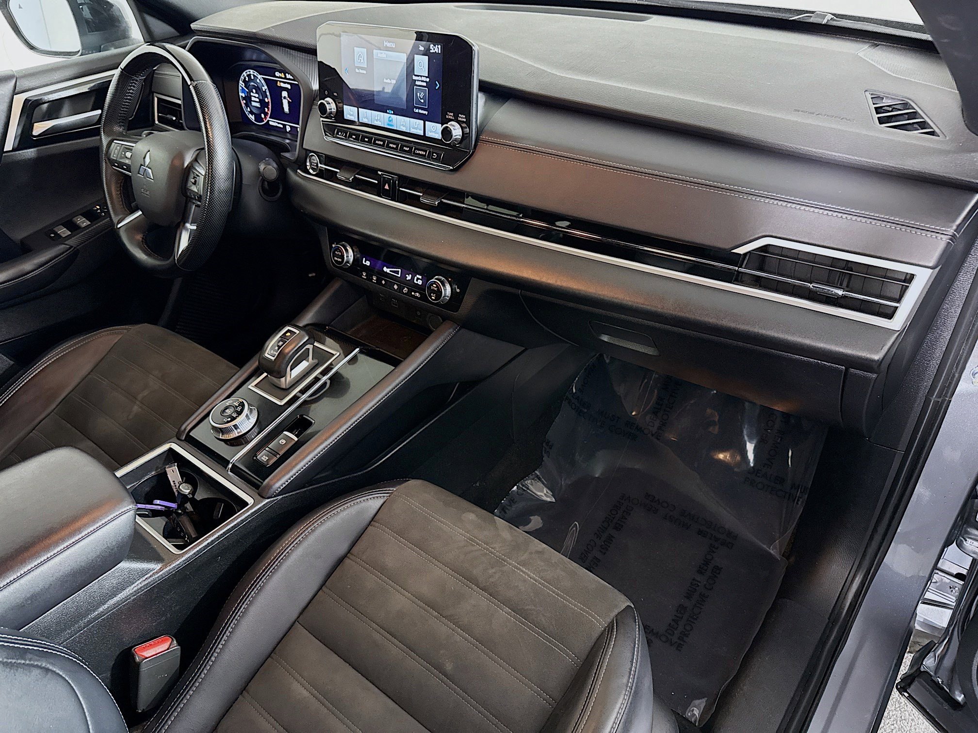 Used 2024 Mitsubishi Outlander SE Black Edition image 30