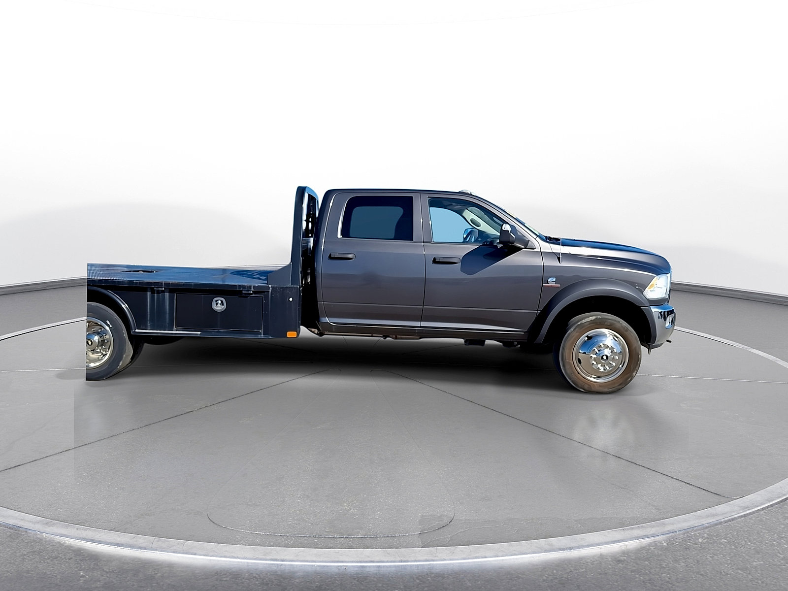 Used 2017 RAM 5500 Tradesman w/ Max Tow Package RWD image 9
