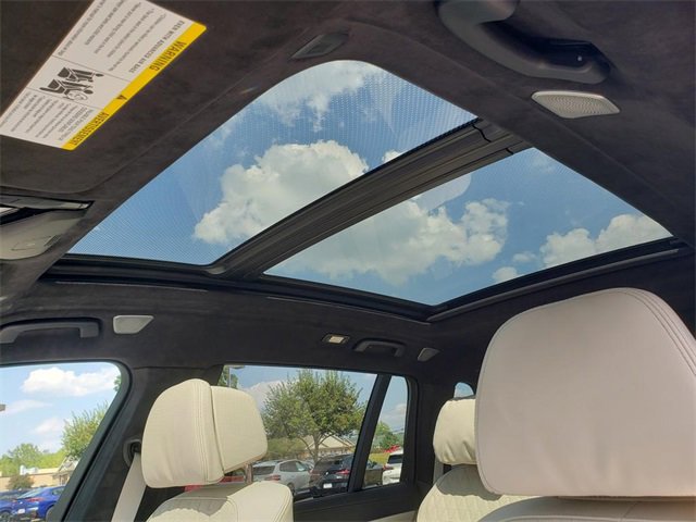 New 2026 BMW X7 M60i image 22