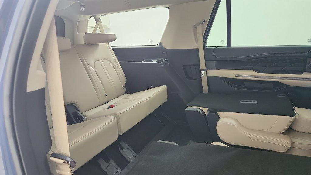 Used 2022 Ford Expedition Max Platinum RWD image 25
