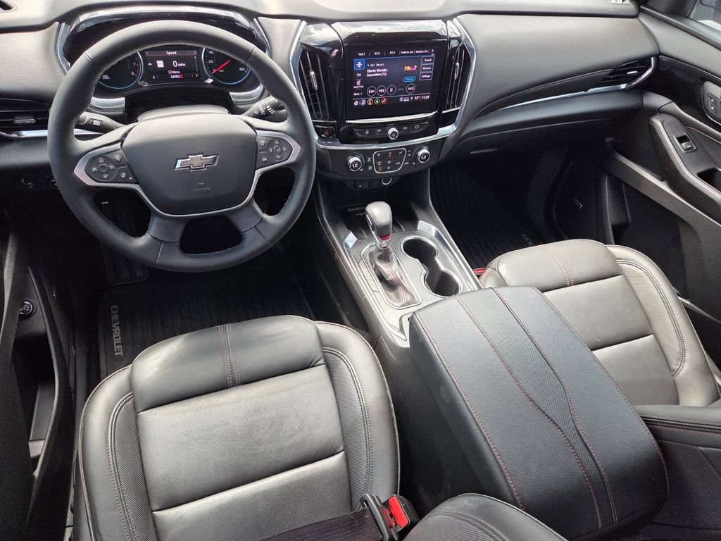 Used 2023 Chevrolet Traverse RS FWD image 11