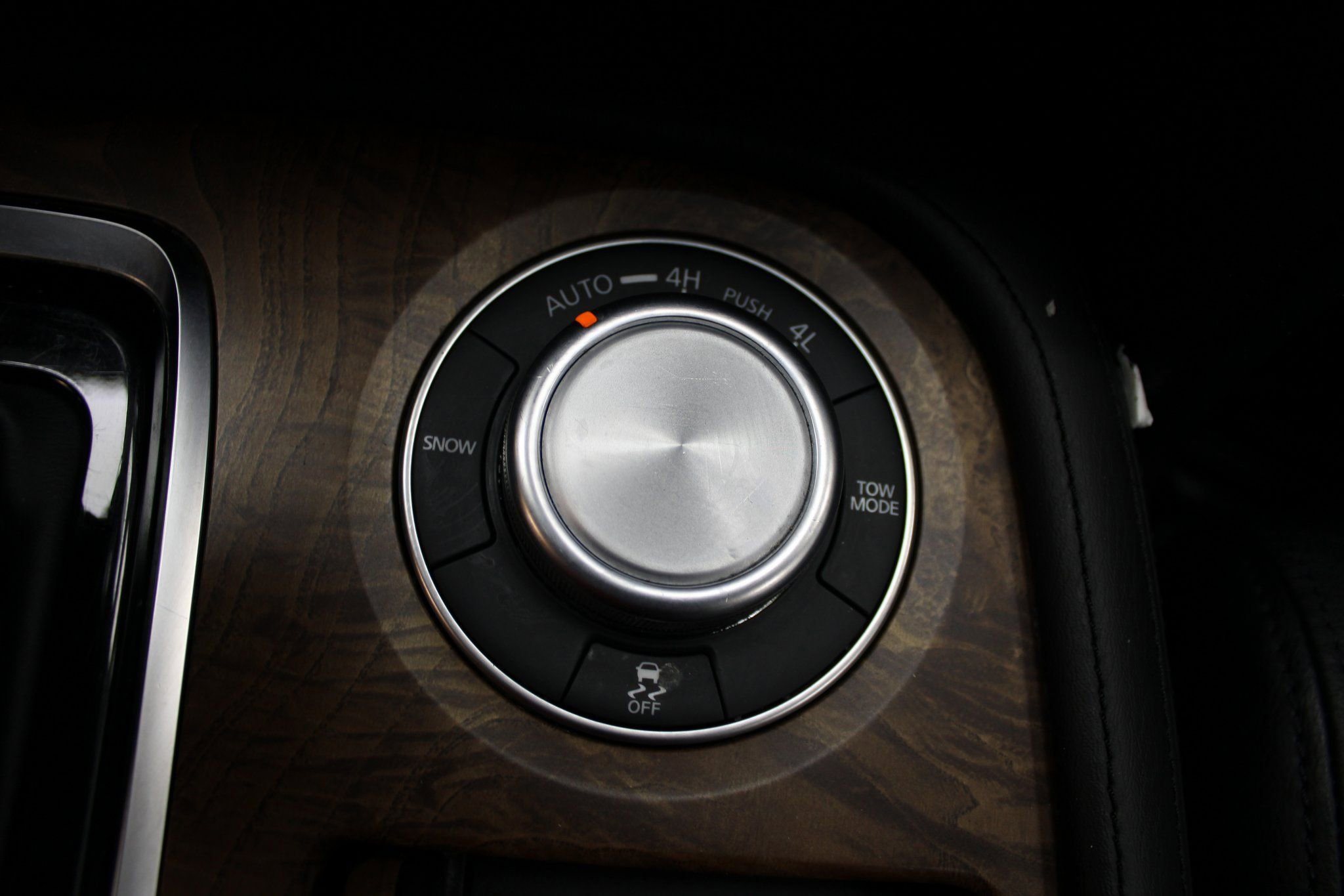 Used 2024 Nissan Armada SL image 41