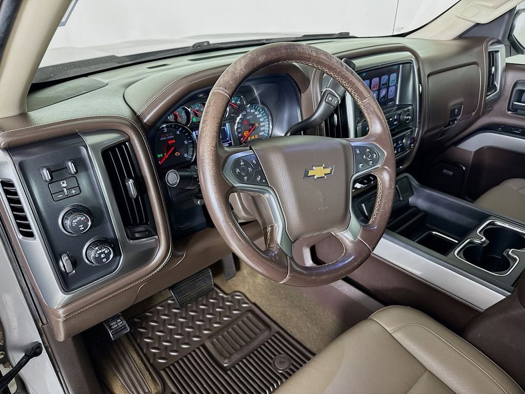 Used 2017 Chevrolet Silverado 1500 LTZ Z71 w/ LTZ Plus Package image 9
