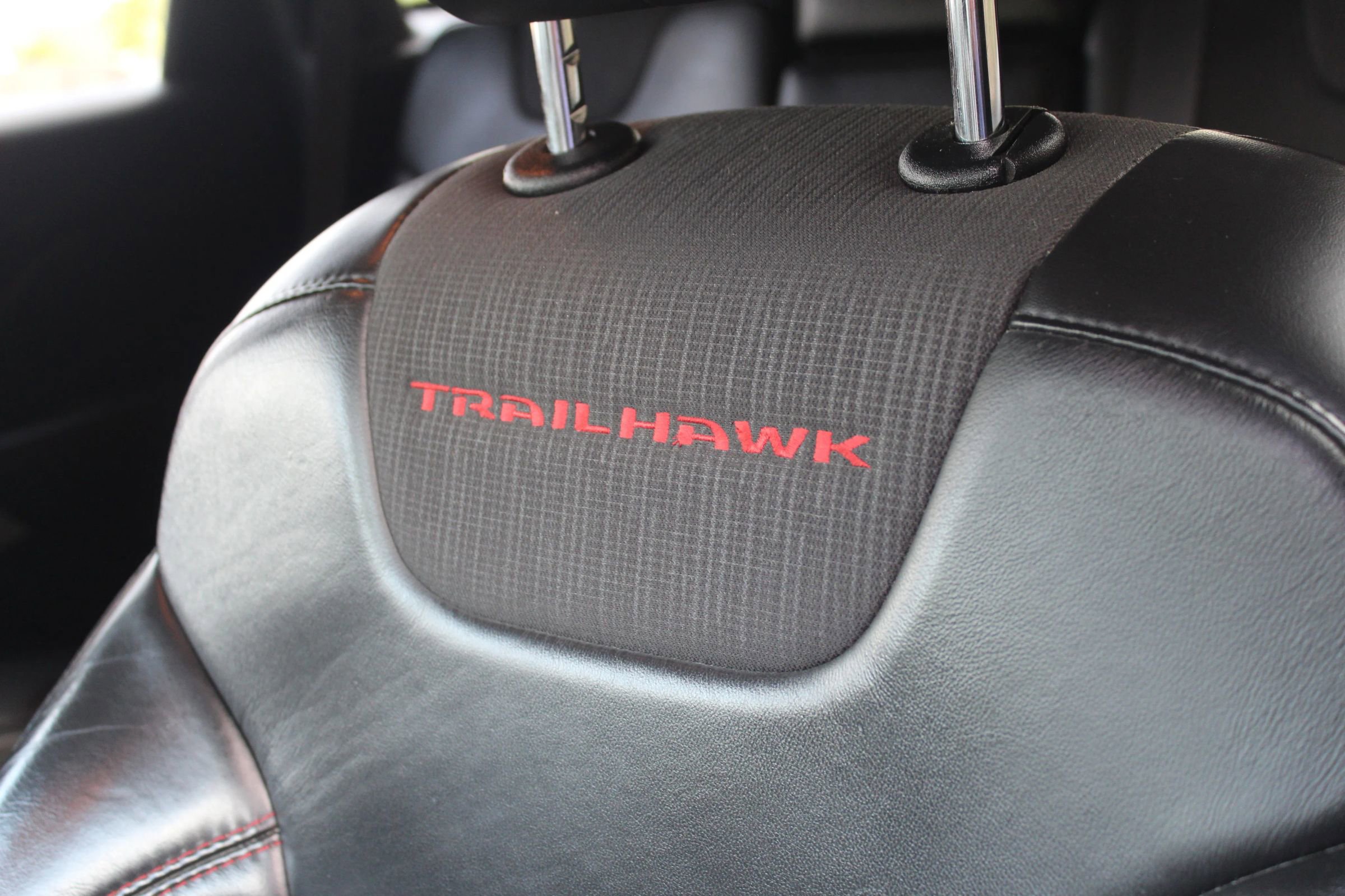 Used 2018 Jeep Cherokee Trailhawk image 24