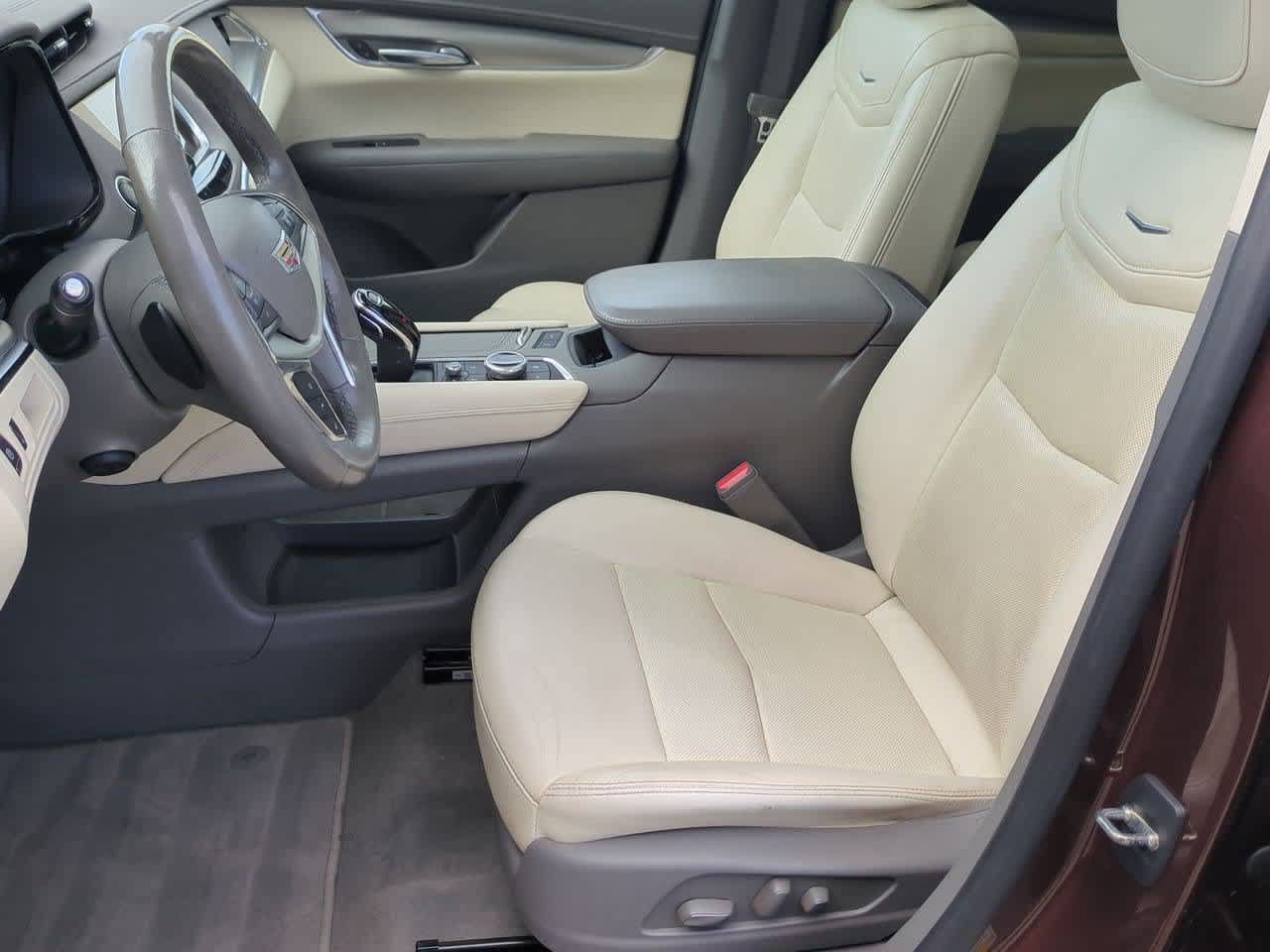 Used 2022 Cadillac XT5 Premium Luxury AWD/4WD image 15