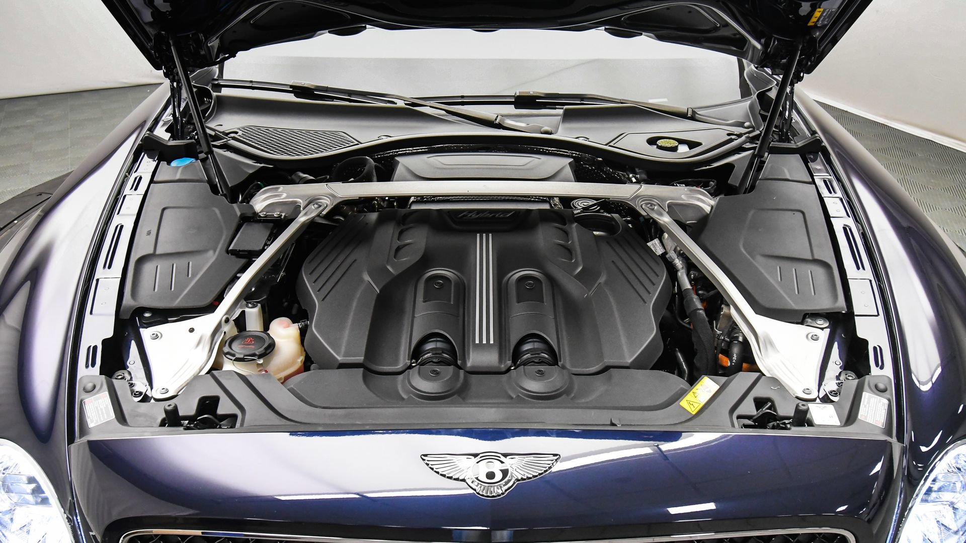 Certified 2024 Bentley Flying Spur Mulliner image 30