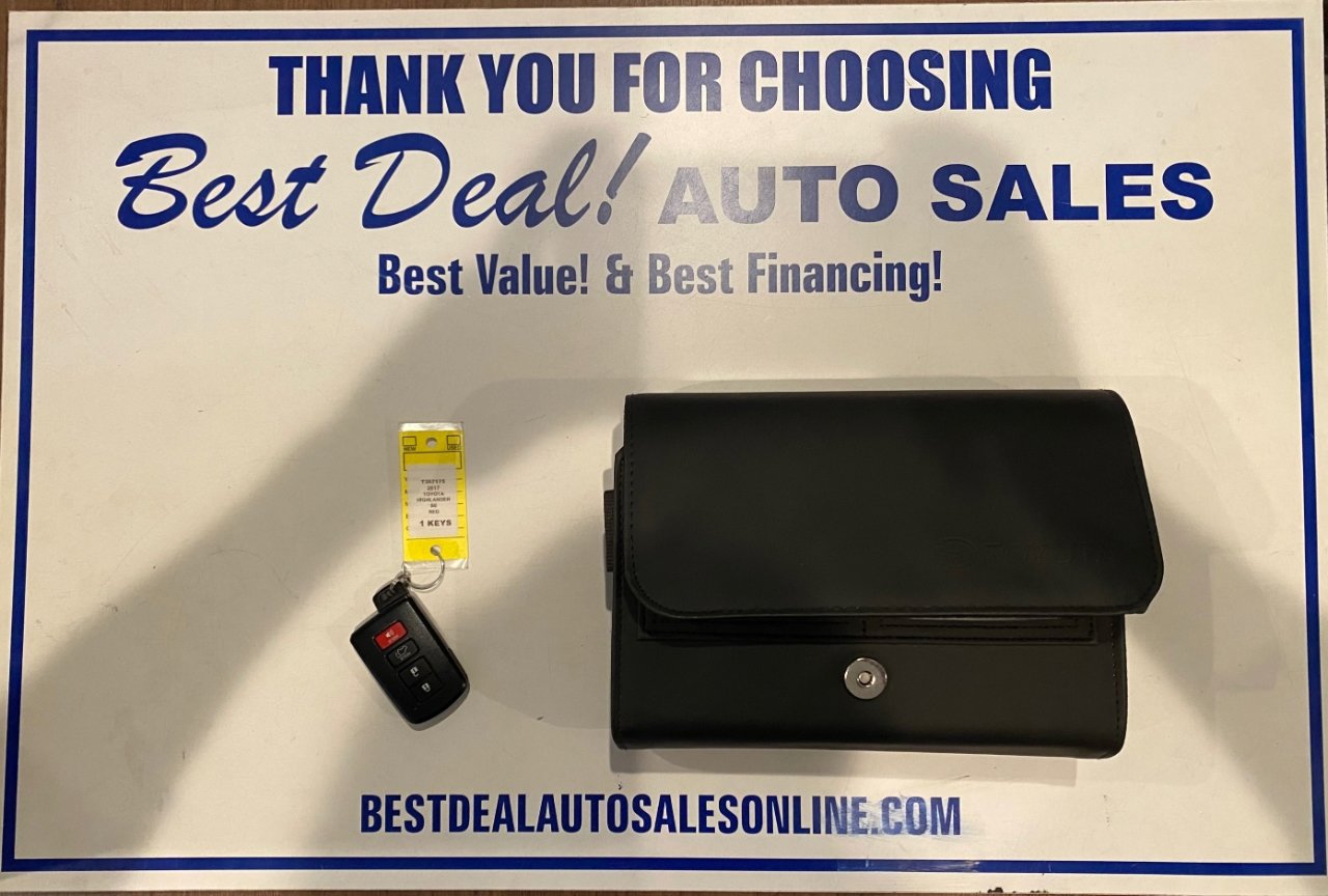 Used 2017 Toyota Highlander SE image 35