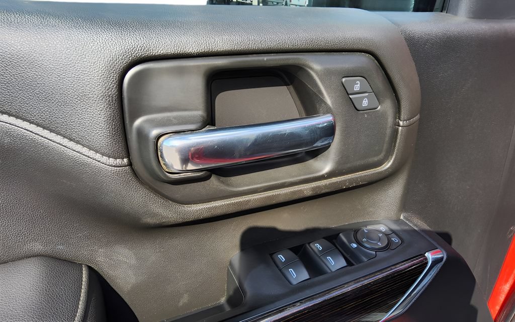 Used 2022 GMC Sierra 2500 SLE w/ X31 Off-Road Package AWD/4WD image 23
