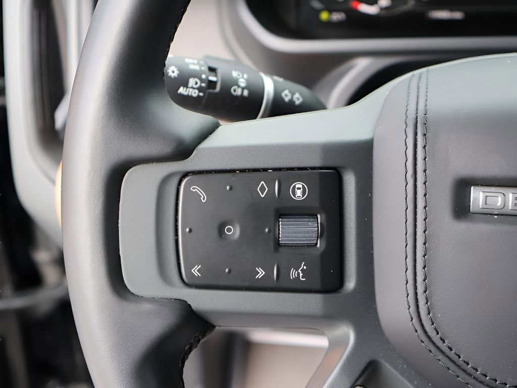 Certified 2024 Land Rover Defender 110 X image 31