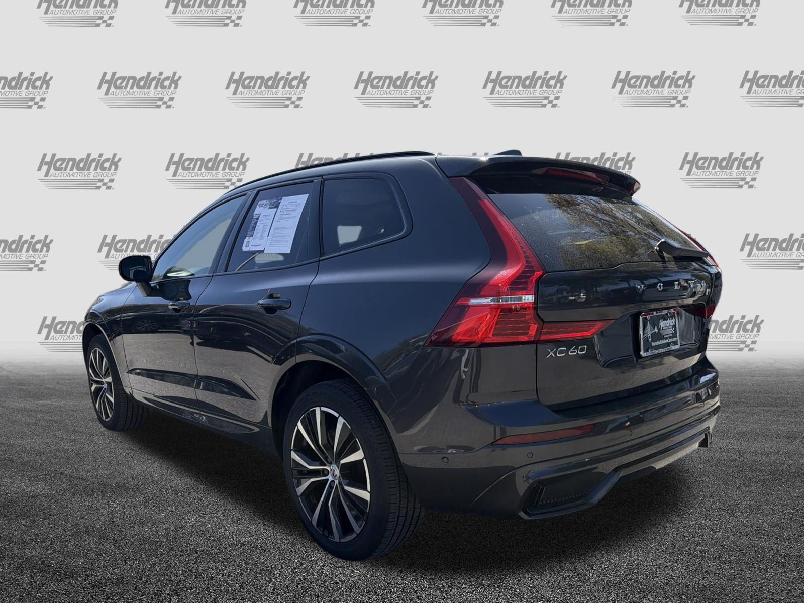 Certified 2025 Volvo XC60 B5 Plus image 9