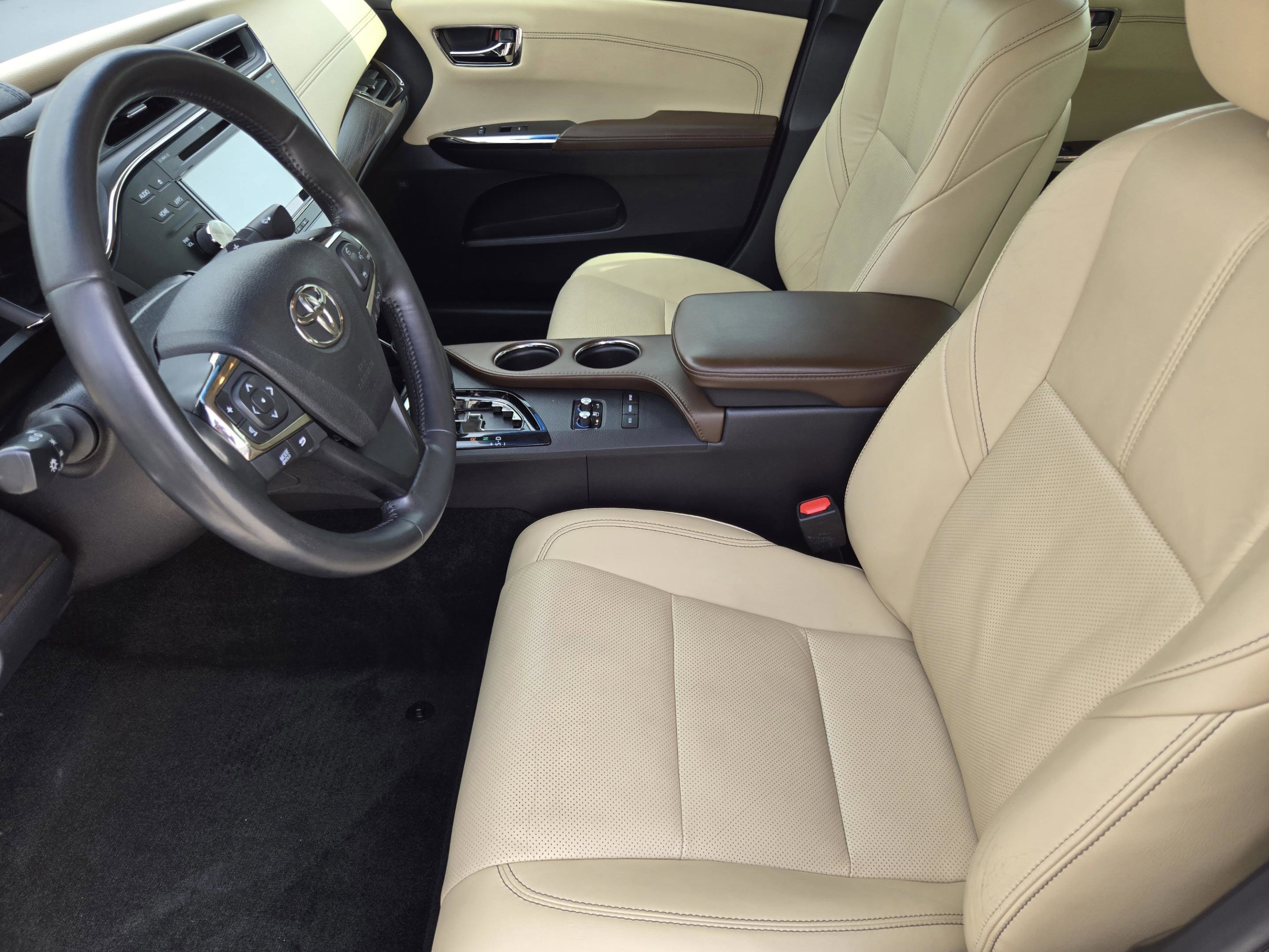 Used 2018 Toyota Avalon Limited FWD image 9