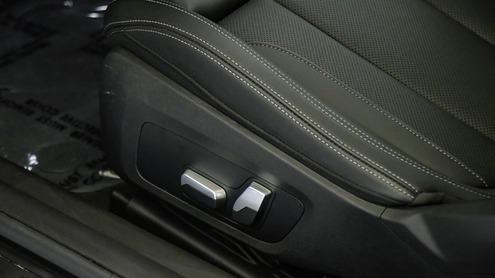 Used 2023 BMW 230i Coupe w/ Convenience Package RWD image 23
