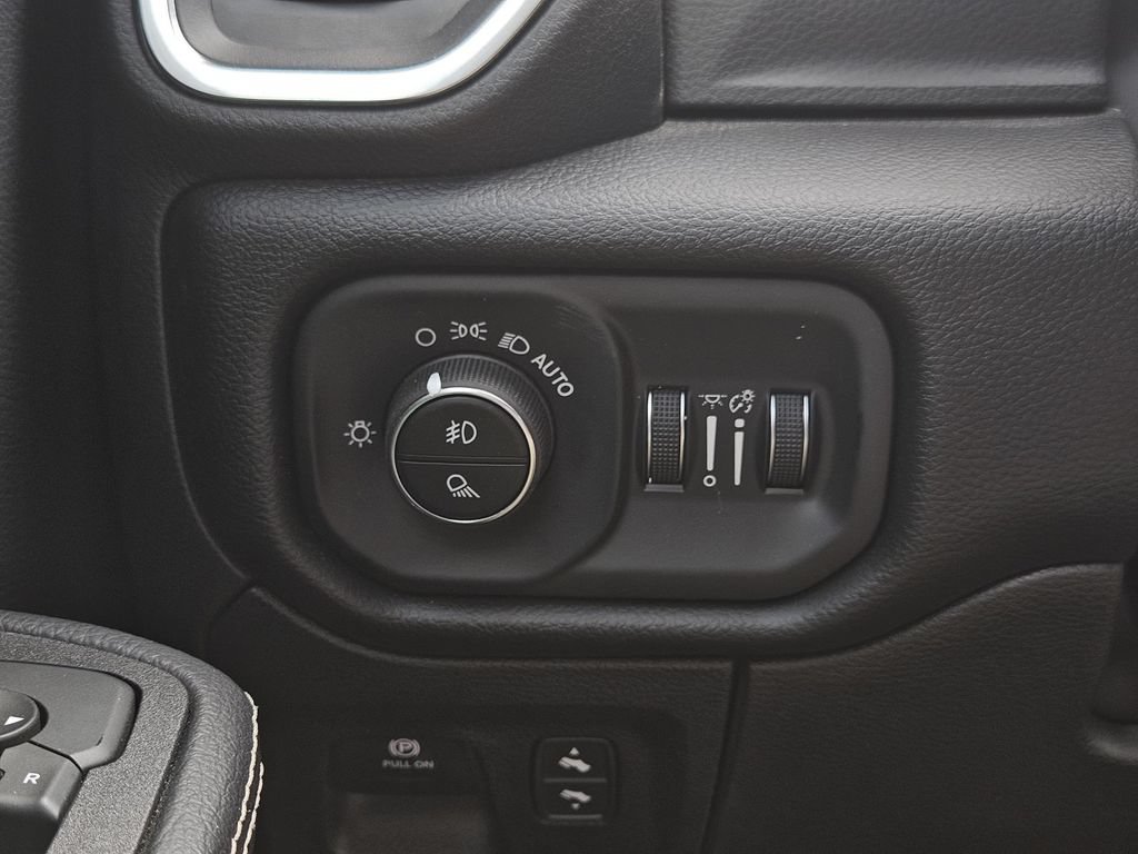 Used 2026 RAM 1500 Laramie w/ Night Edition RWD image 15