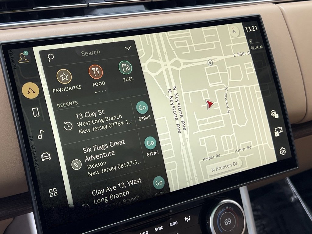 Used 2023 Land Rover Range Rover SE image 28