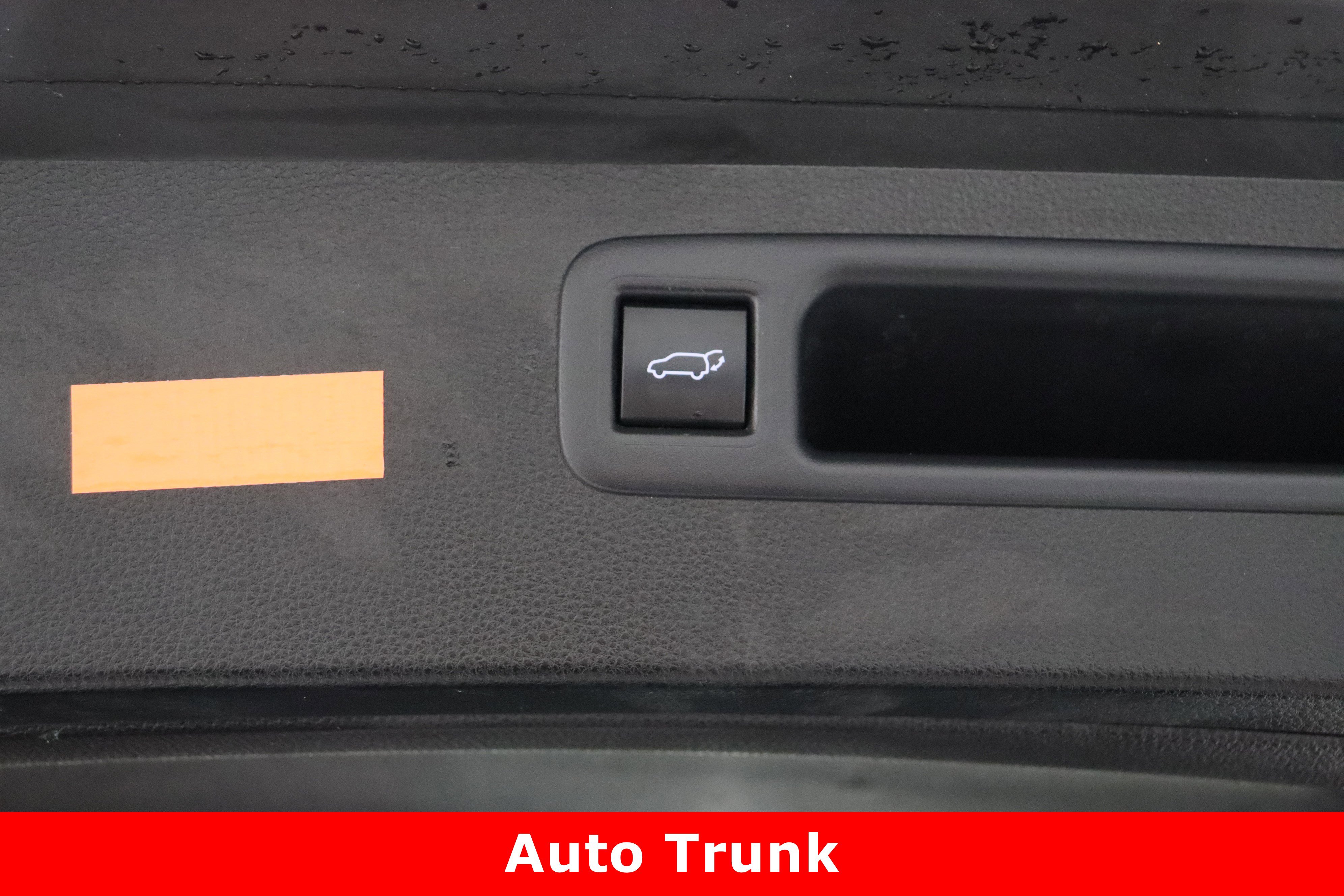 Used 2020 Toyota Highlander XLE image 36