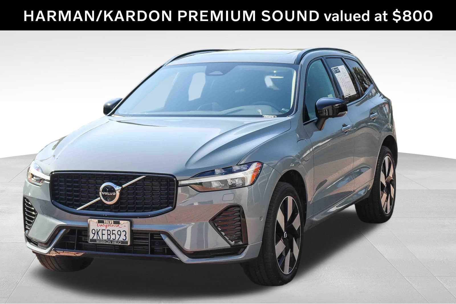 Used 2024 Volvo XC60 T8 Plus w/ Protection Package Premier AWD/4WD image 3