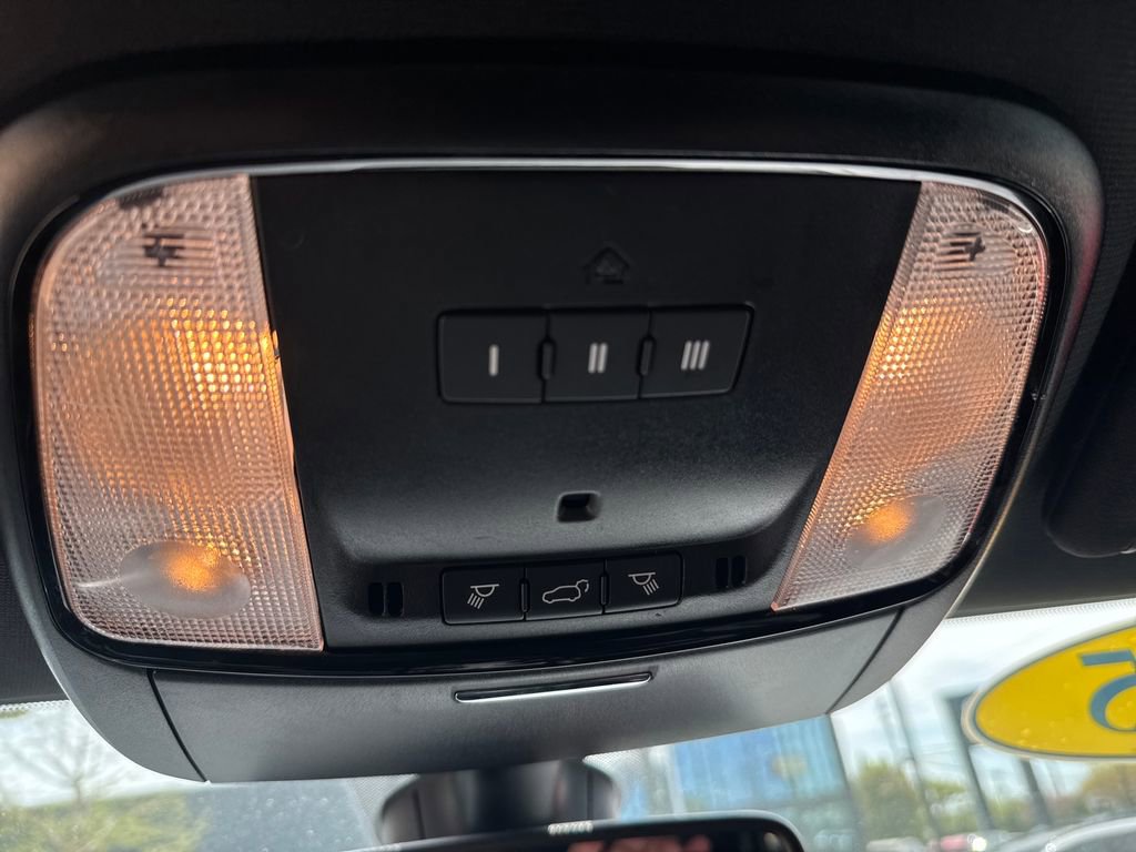 Used 2025 Dodge Durango GT RWD image 27