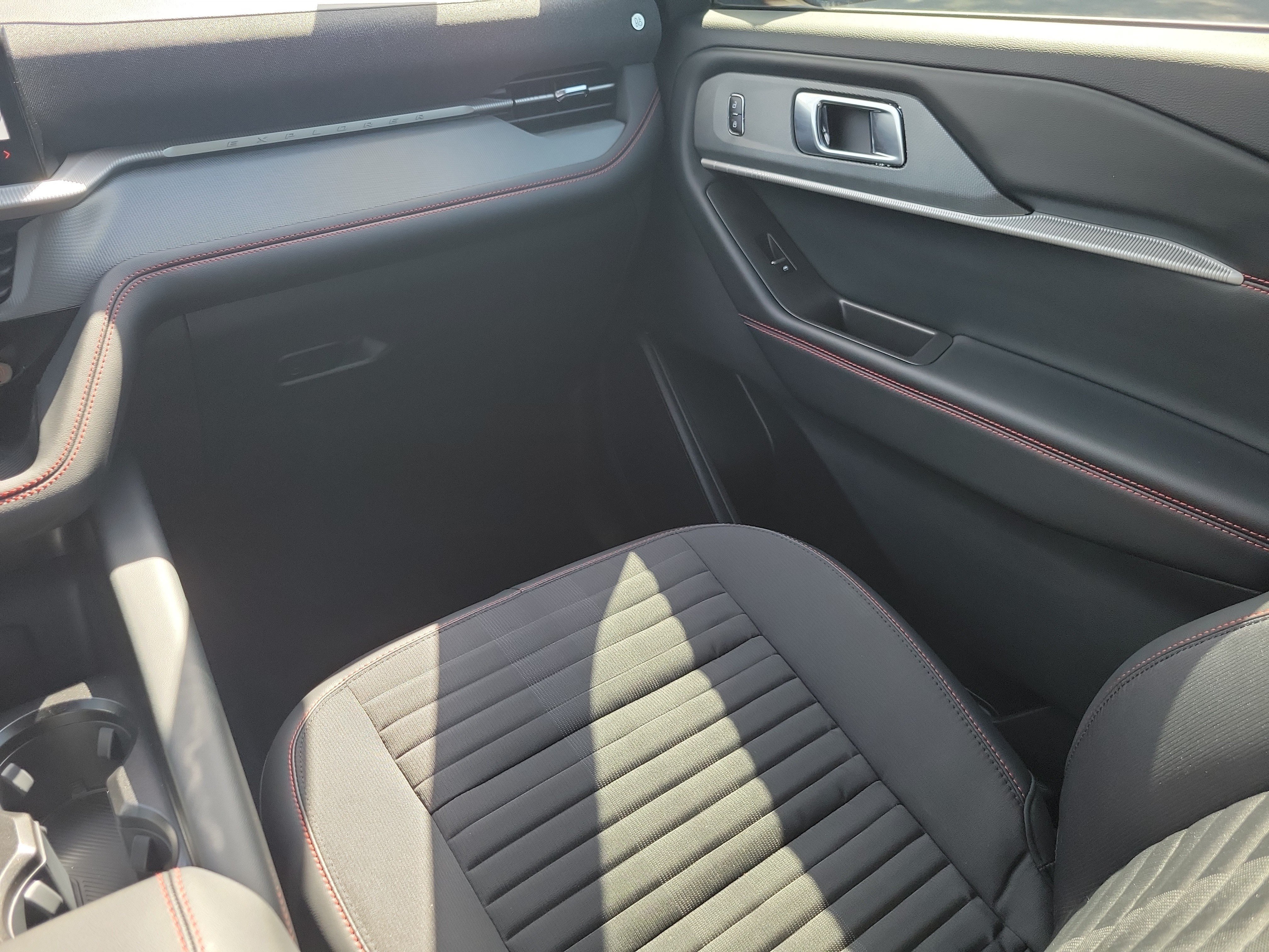 New 2026 Ford Explorer ST-Line w/ ST-Line Street Pack RWD image 24