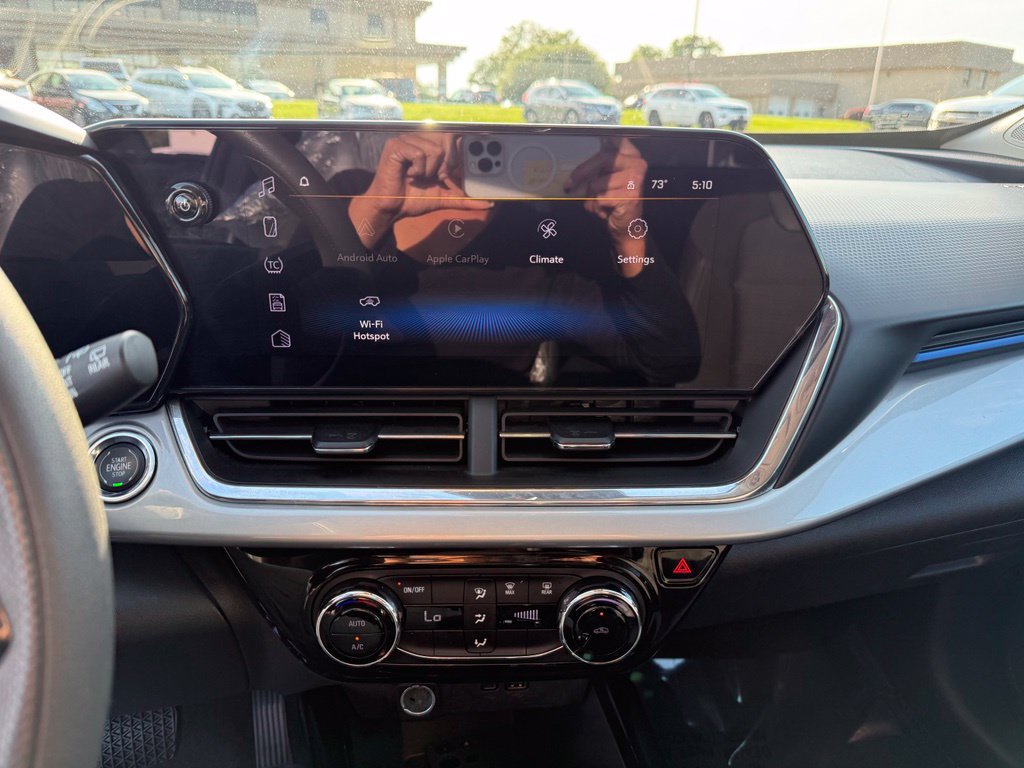 Used 2025 Chevrolet Trax LT FWD image 26