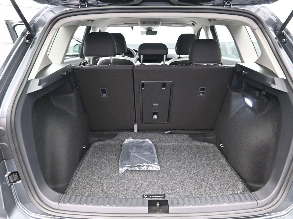 New 2026 Volkswagen Taos S image 9