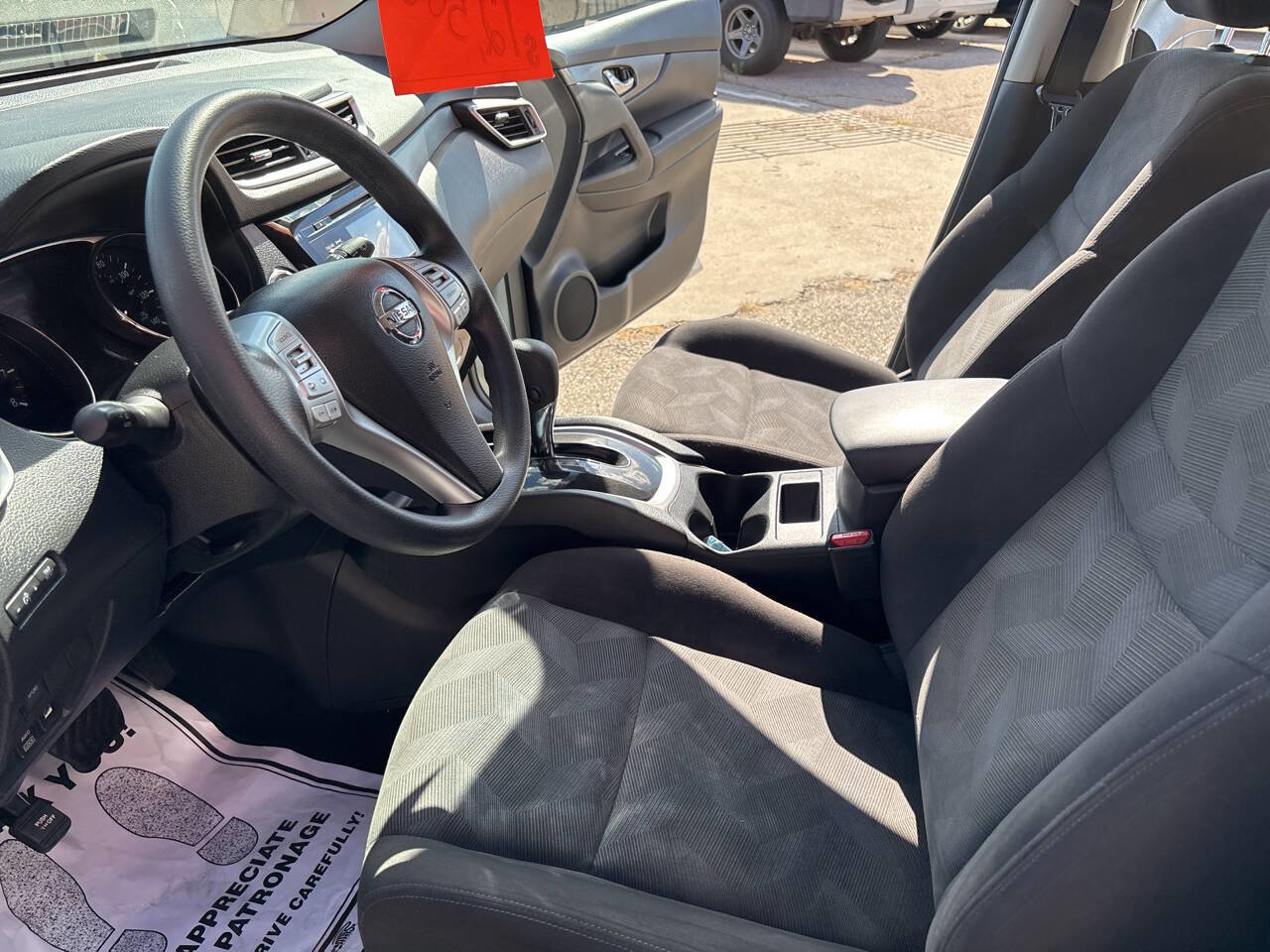 Used 2018 Nissan Rogue SV image 32