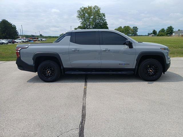 New 2025 Chevrolet Silverado EV LT AWD/4WD image 8