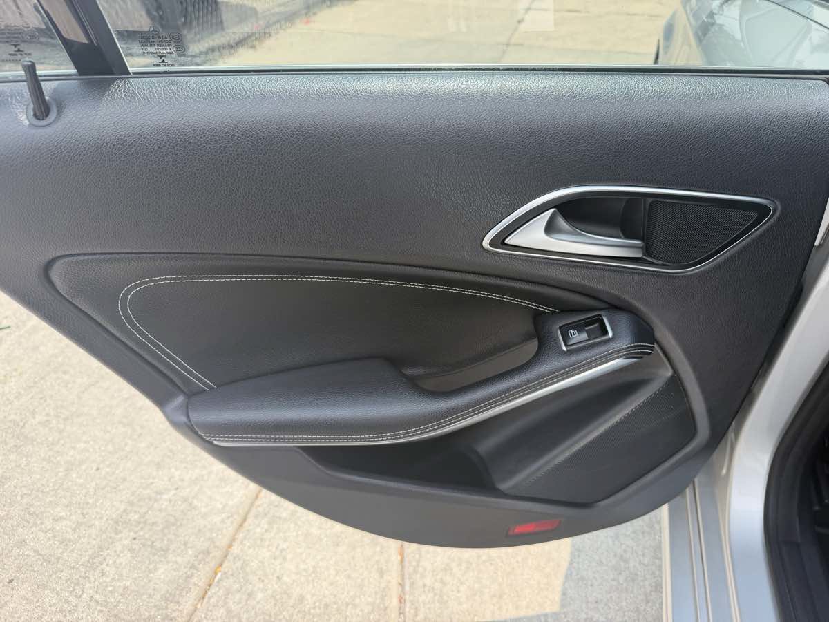 Used 2014 Mercedes-Benz CLA 250 image 15