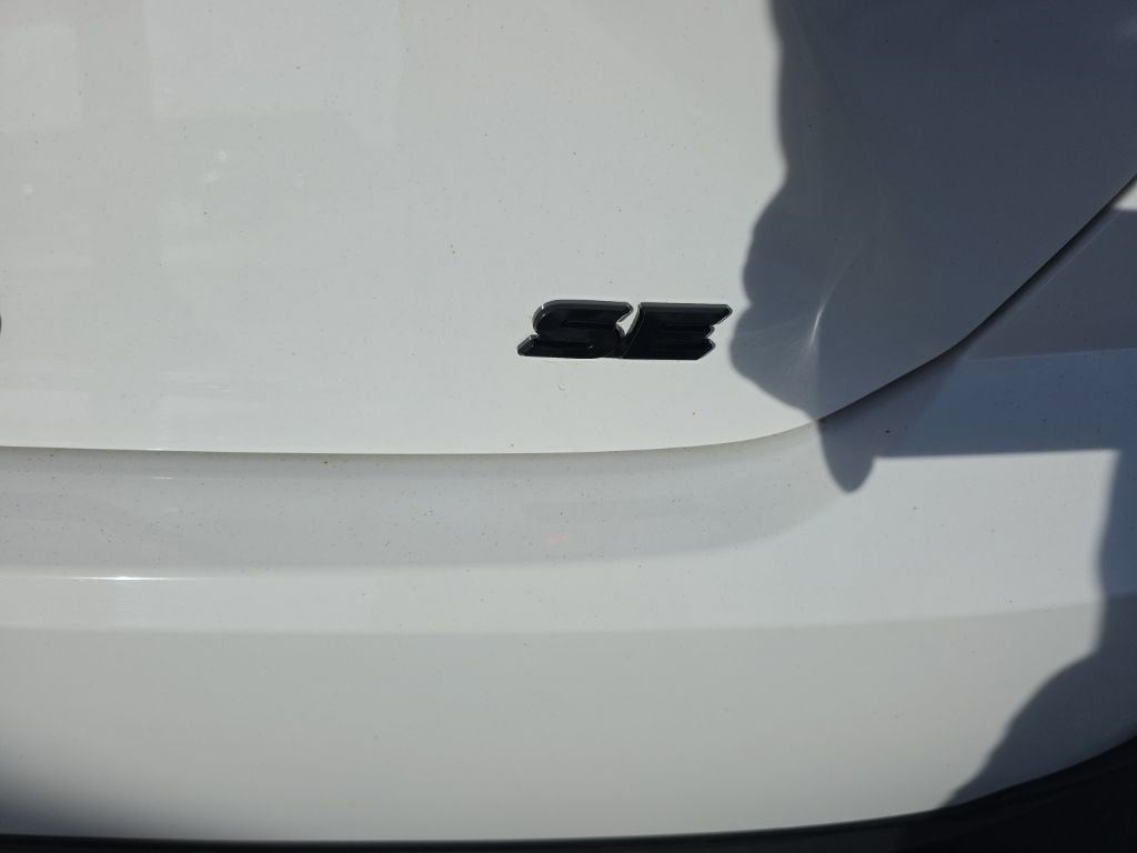 Used 2025 Toyota Camry SE image 5