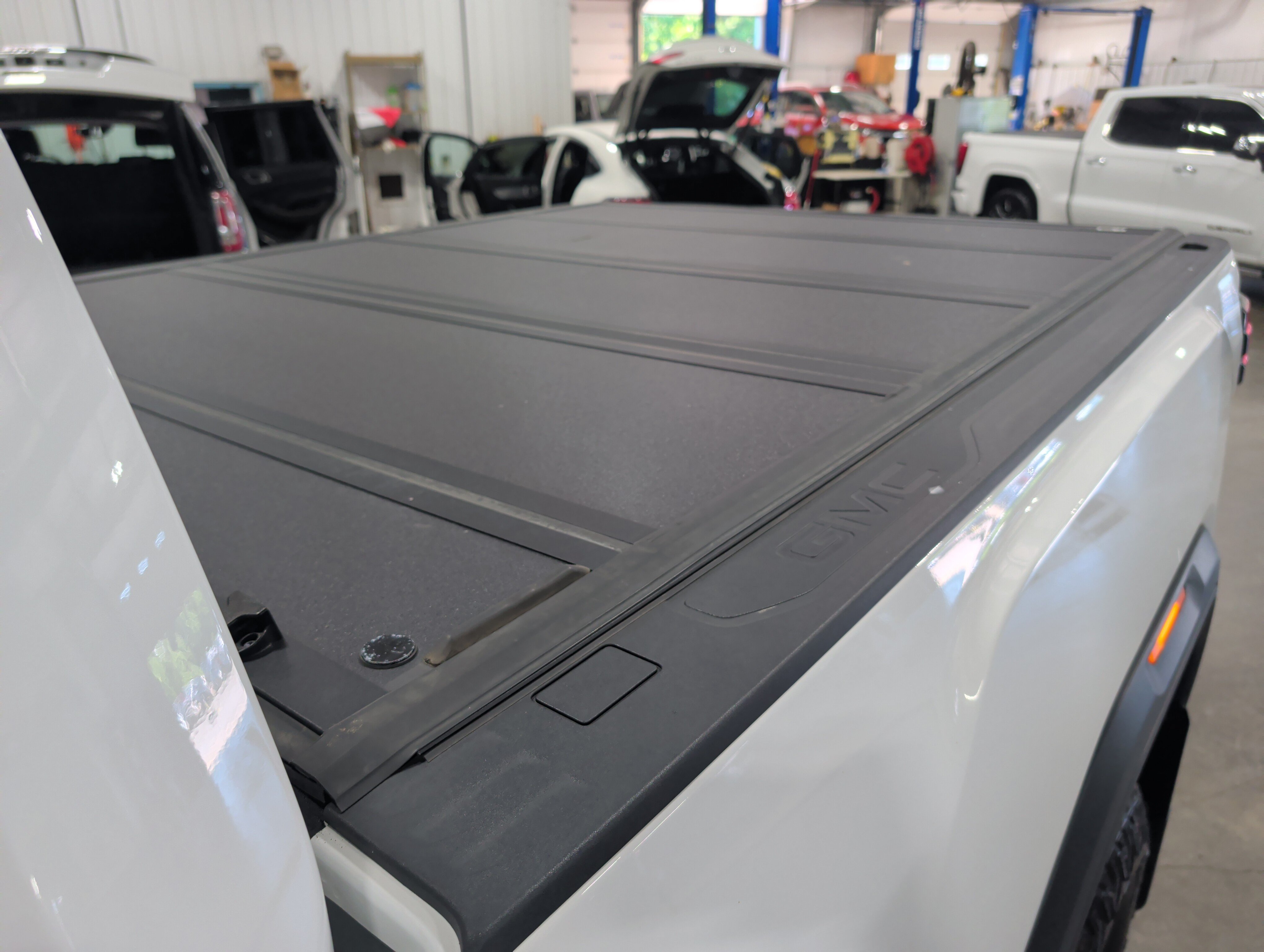Used 2024 GMC Sierra 2500 AT4X AWD/4WD image 7