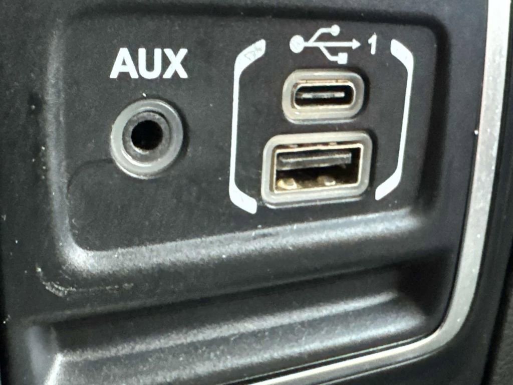 Used 2023 Jeep Wrangler Unlimited image 23