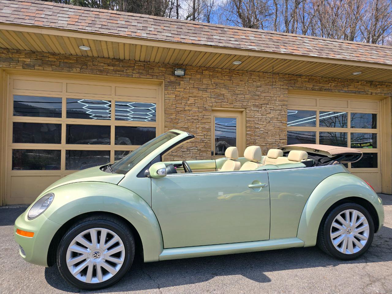 Used 2008 Volkswagen Beetle SE image 62