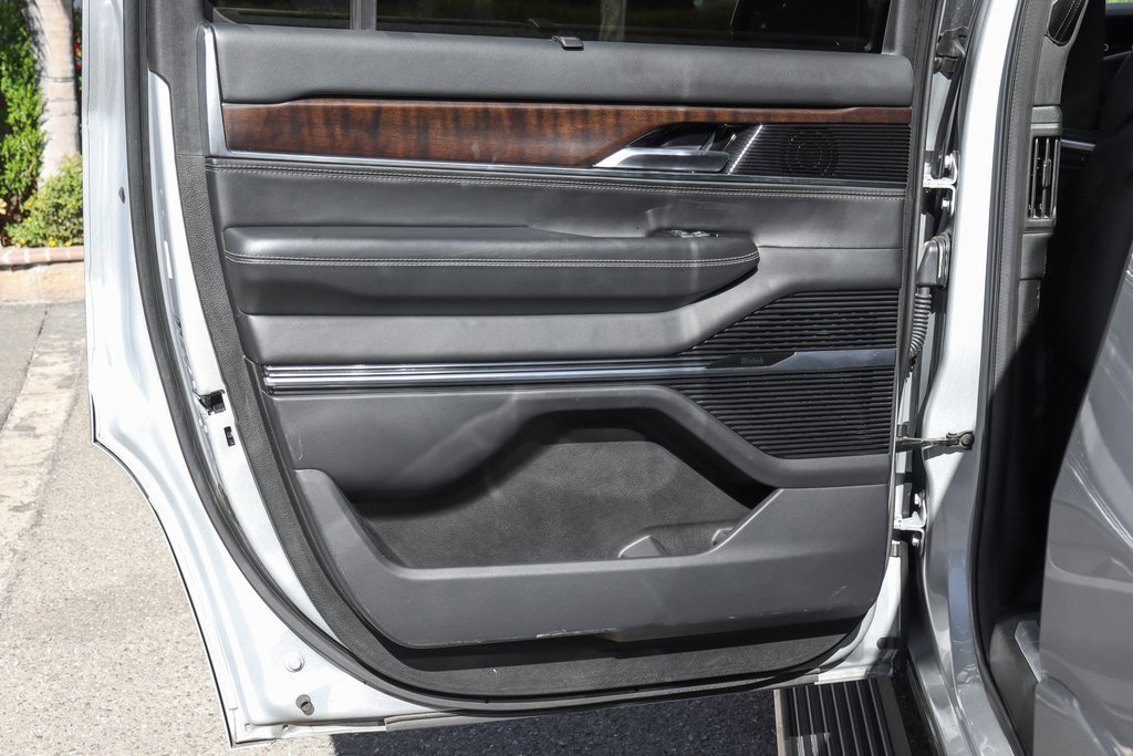 Used 2022 Jeep Grand Wagoneer Series II w/ Convenience Group III image 46