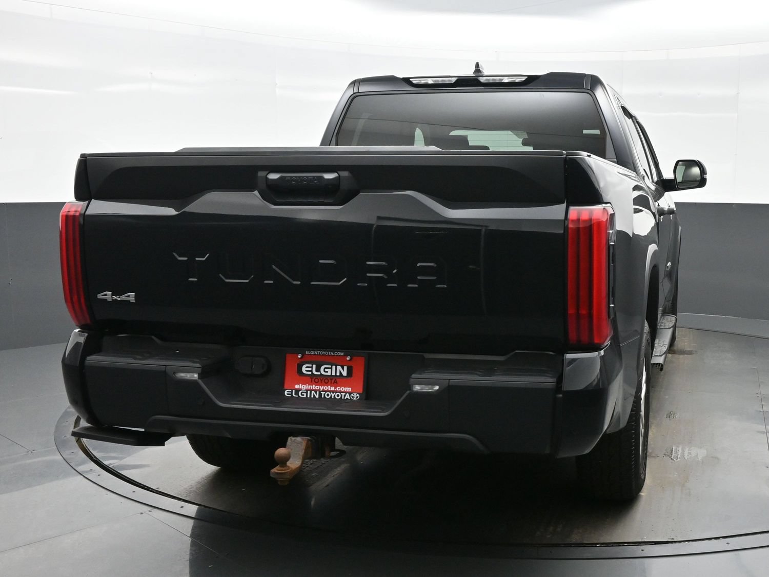 Used 2023 Toyota Tundra SR5 w/ SR5 Convenience Package AWD/4WD image 5