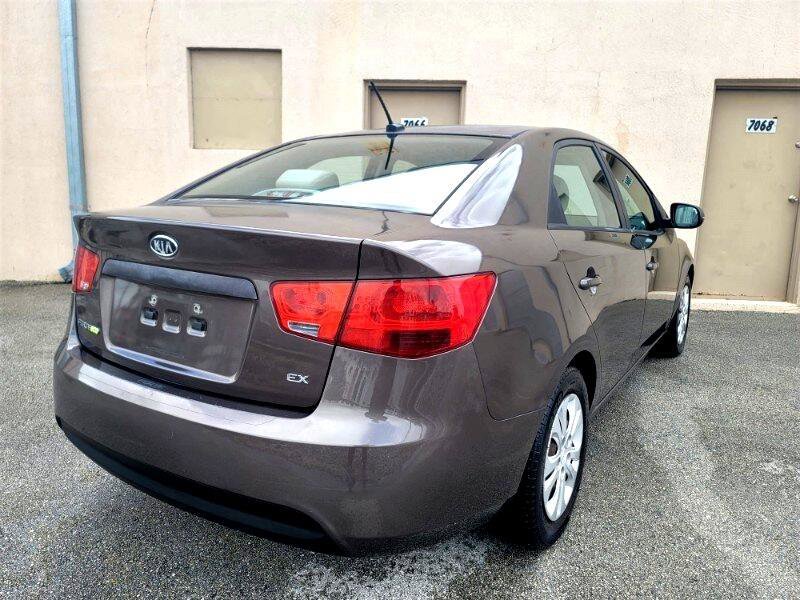 Used 2013 Kia Forte EX w/ Fuel Economy Pkg FWD image 9