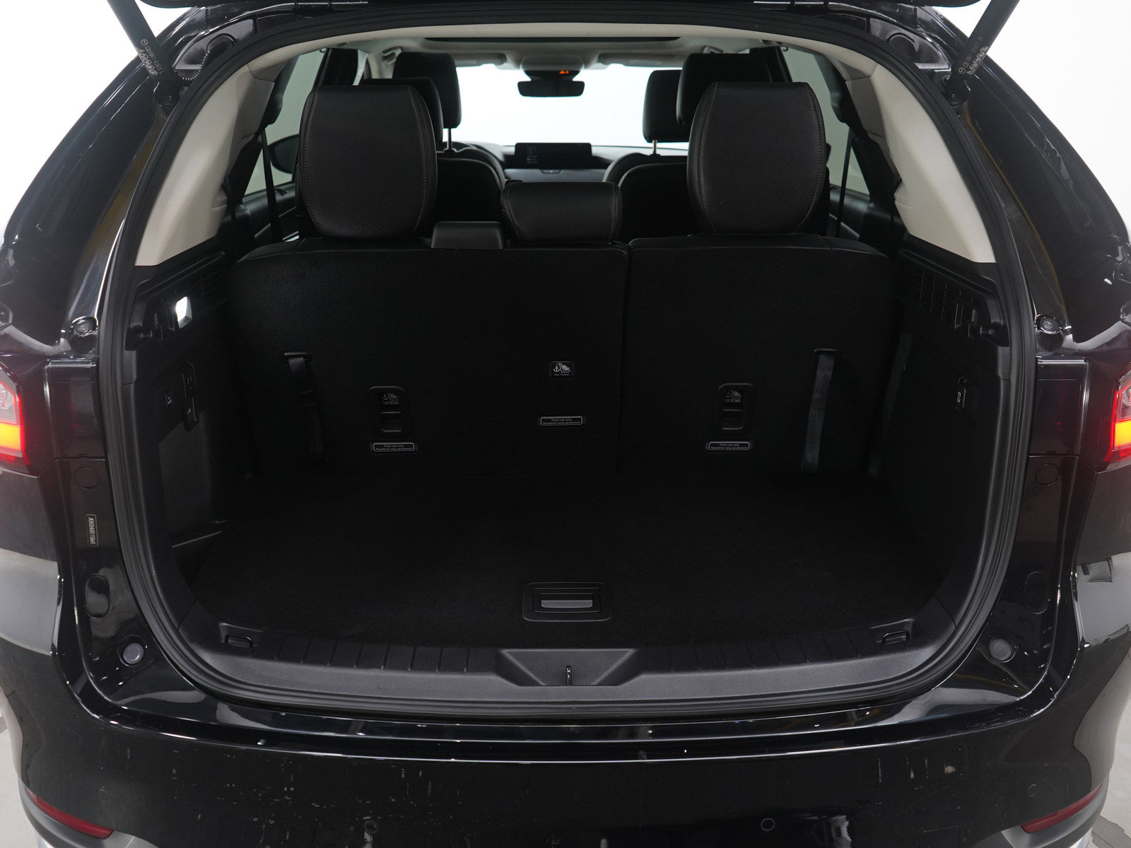 Certified 2024 MAZDA CX-90 Plug-In Hybrid w/ Premium Pkg image 19